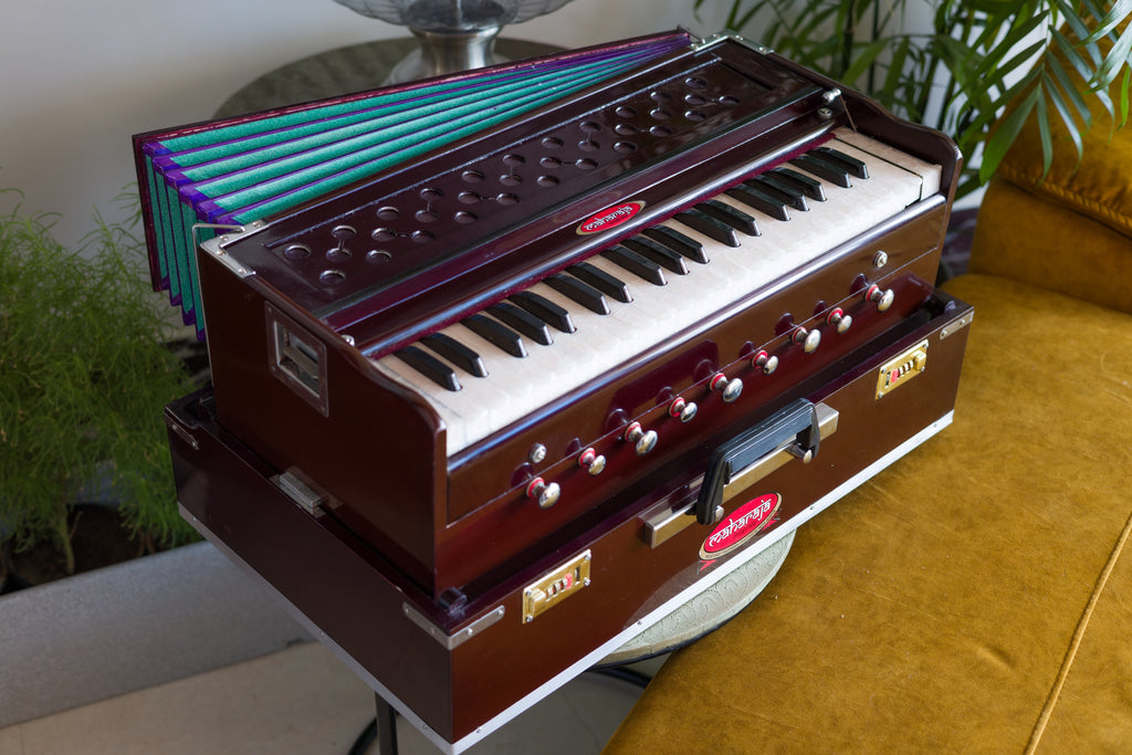 Maharaja Musicals Safri Harmonium, 9 Stops, Folding, Coupler