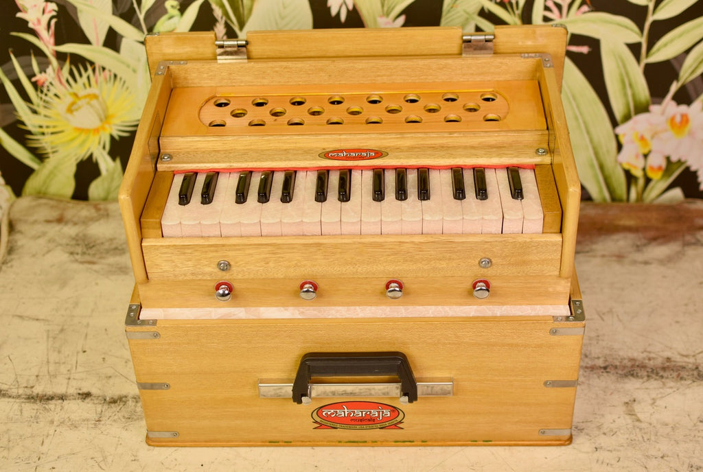 Maharaja Musicals Kirtan Harmonium, Natural, 32 Keys