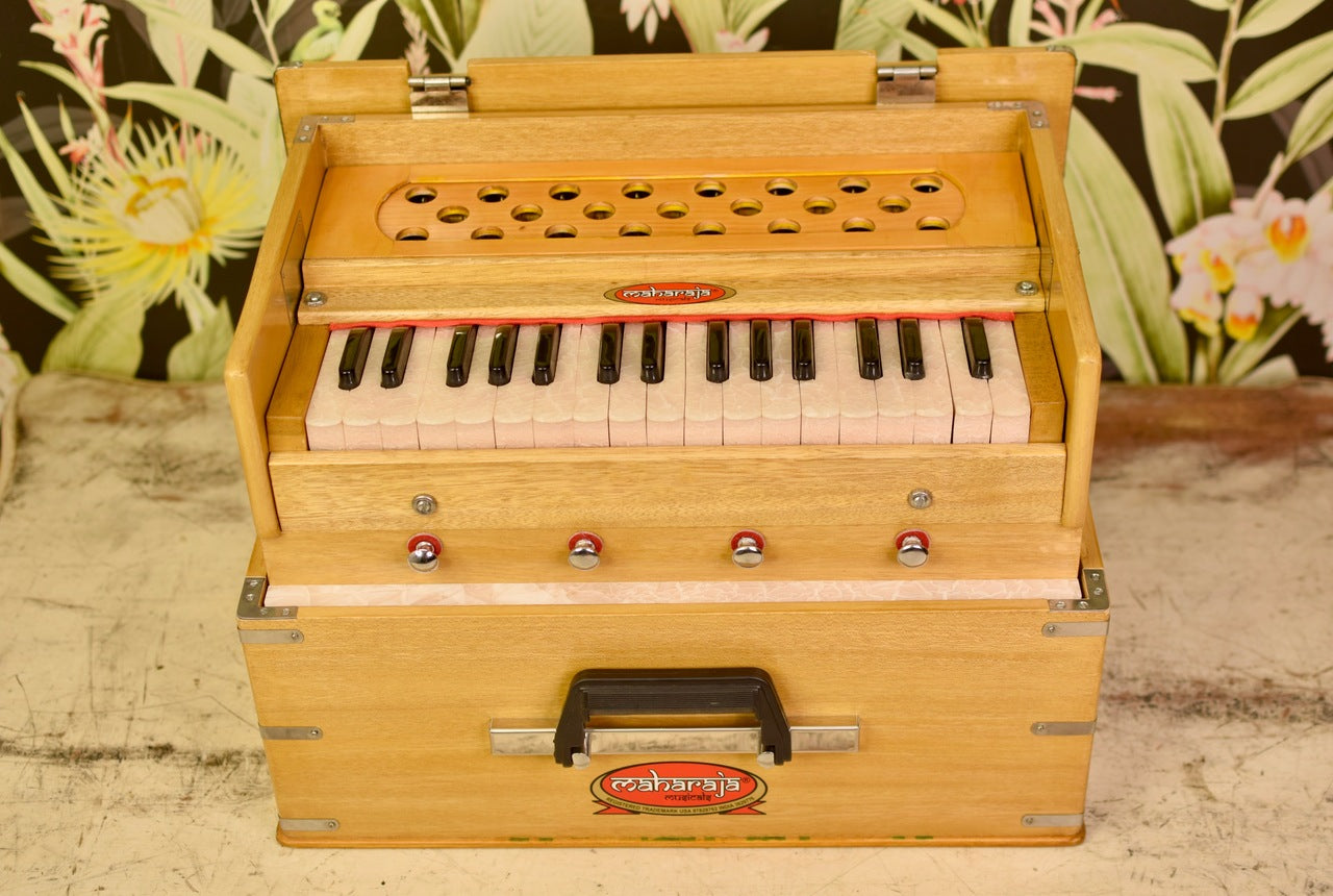 Maharaja Musicals Kirtan Harmonium, Natural, 32 Keys