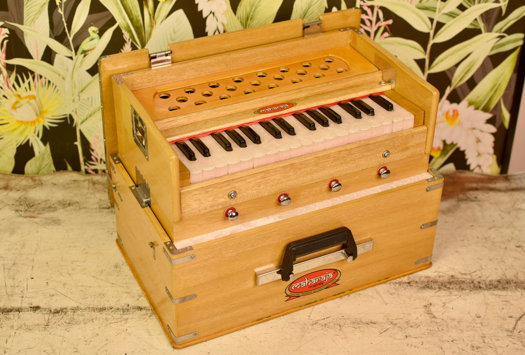 Maharaja Musicals Kirtan Harmonium, Natural, 32 Keys