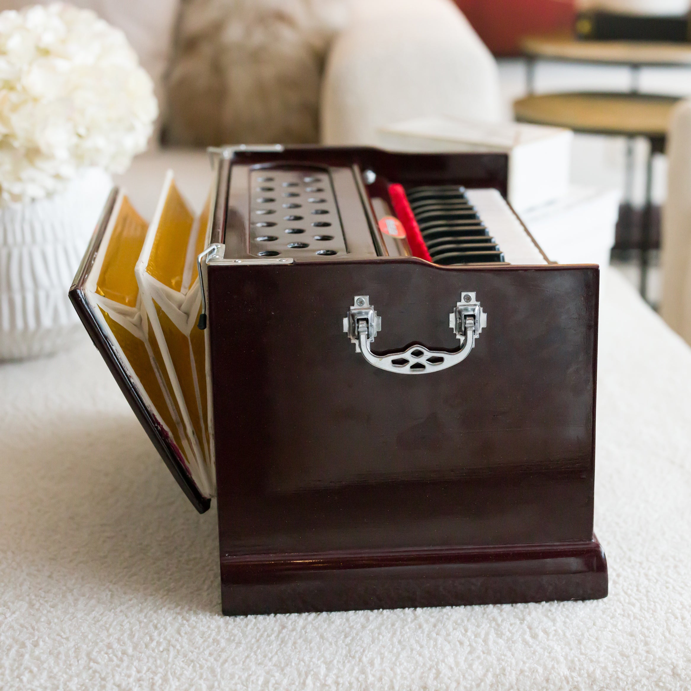 Maharaja Musicals Kirtan Harmonium, 2 1/4 Octave, Dark Mahogany