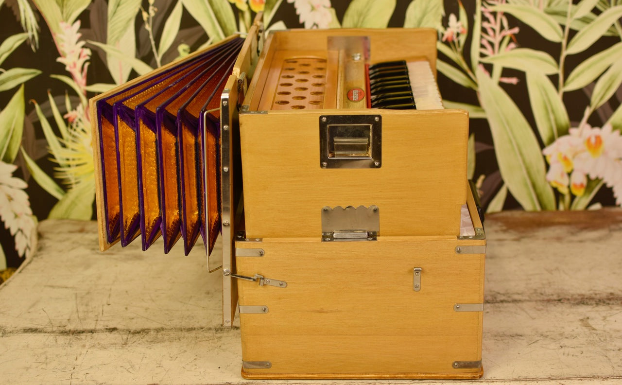 Maharaja Musicals Kirtan Harmonium, Natural, 32 Keys