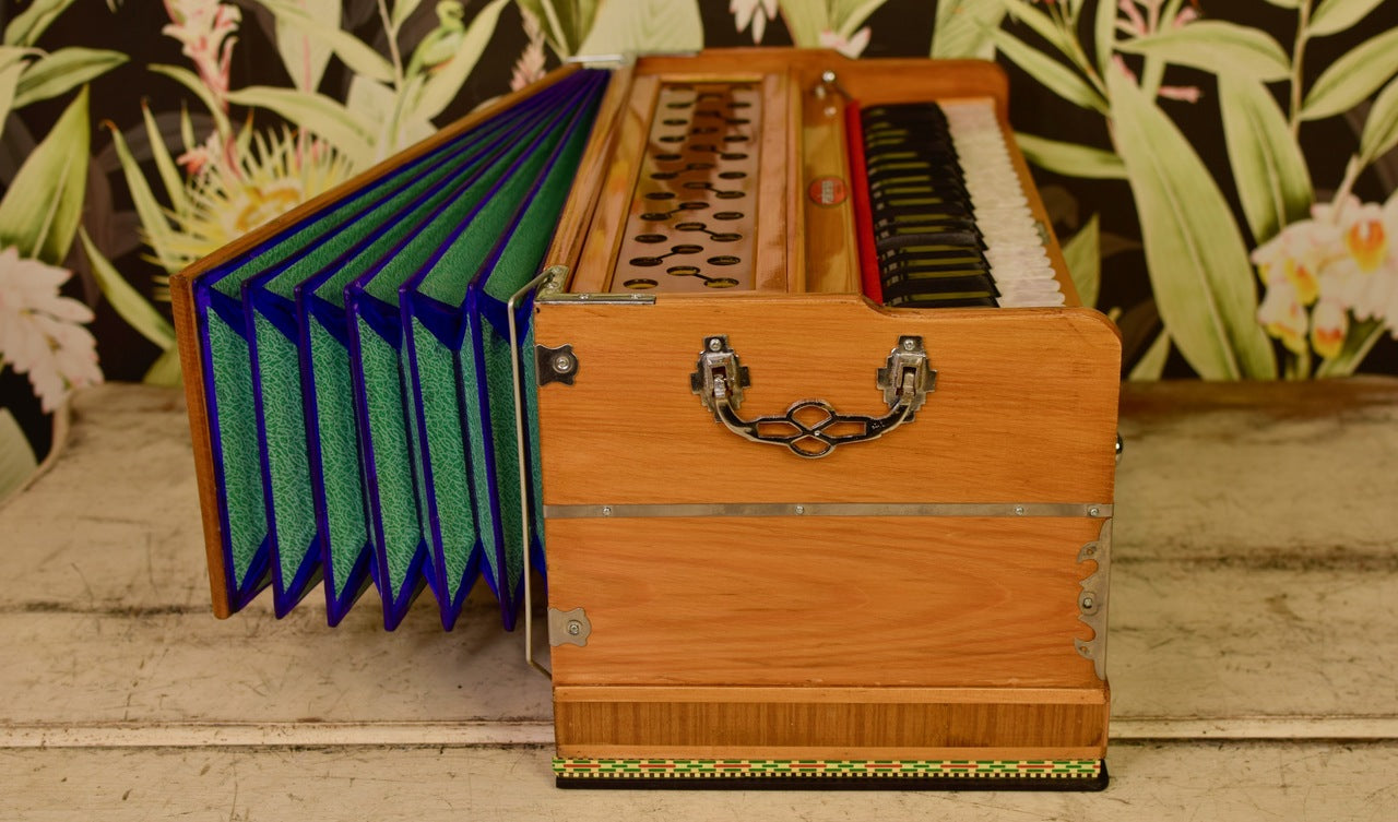 Maharaja Musicals Harmonium, 9 Stops, Coupler, Natural (No. 1127)
