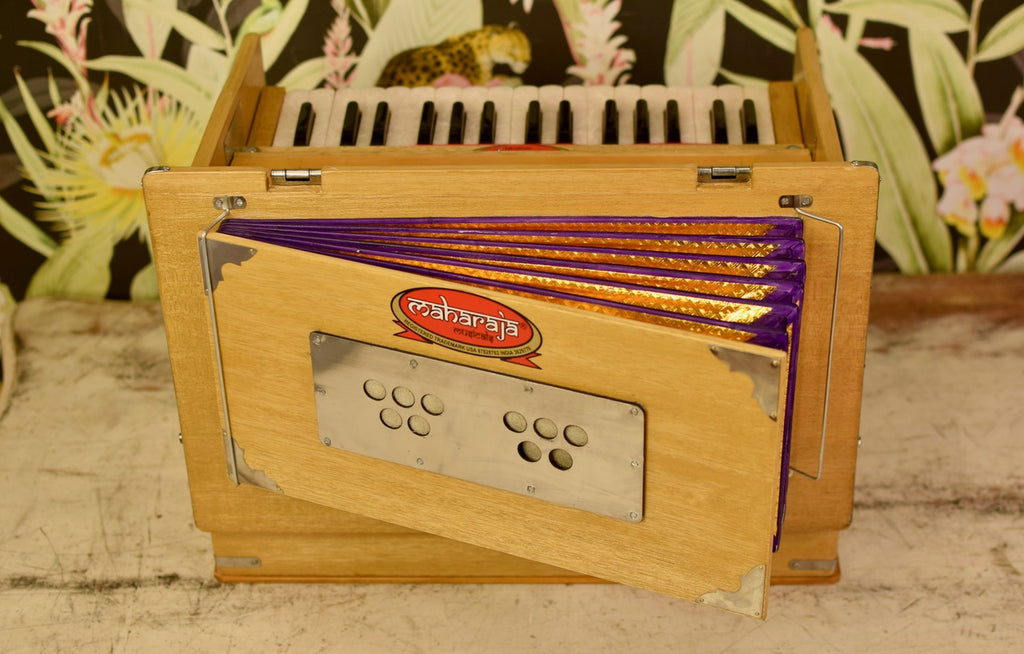 Maharaja Musicals Kirtan Harmonium, Natural, 32 Keys
