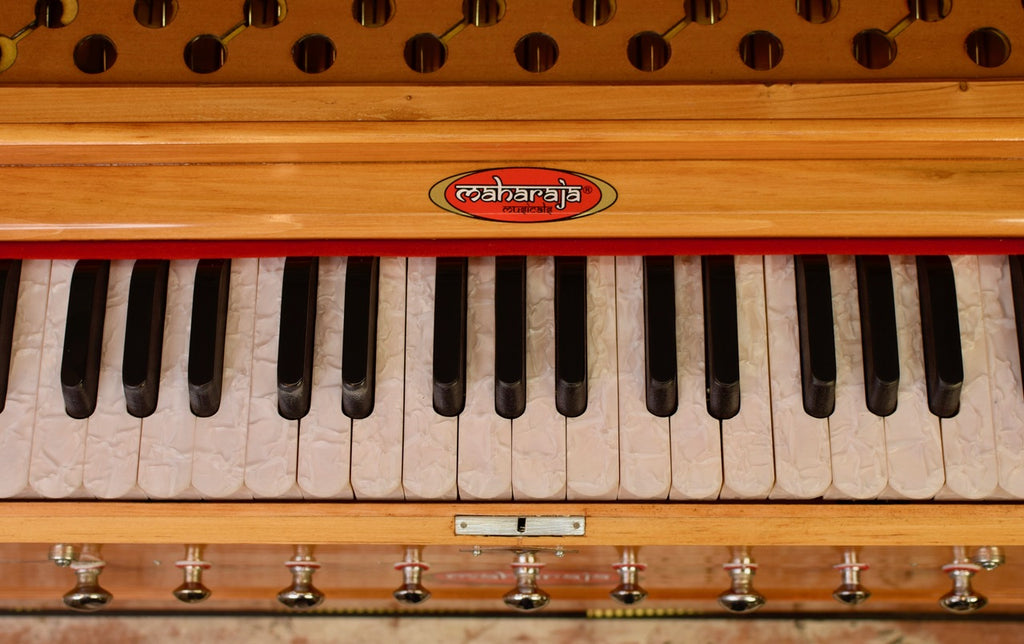 Maharaja Musicals Harmonium, 9 Stops, Coupler, Natural (No. 1127)