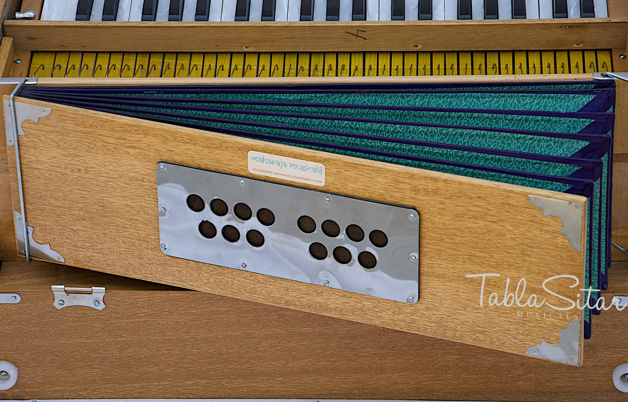 Maharaja Musicals Safri Harmonium, Folding, Coupler, Natural