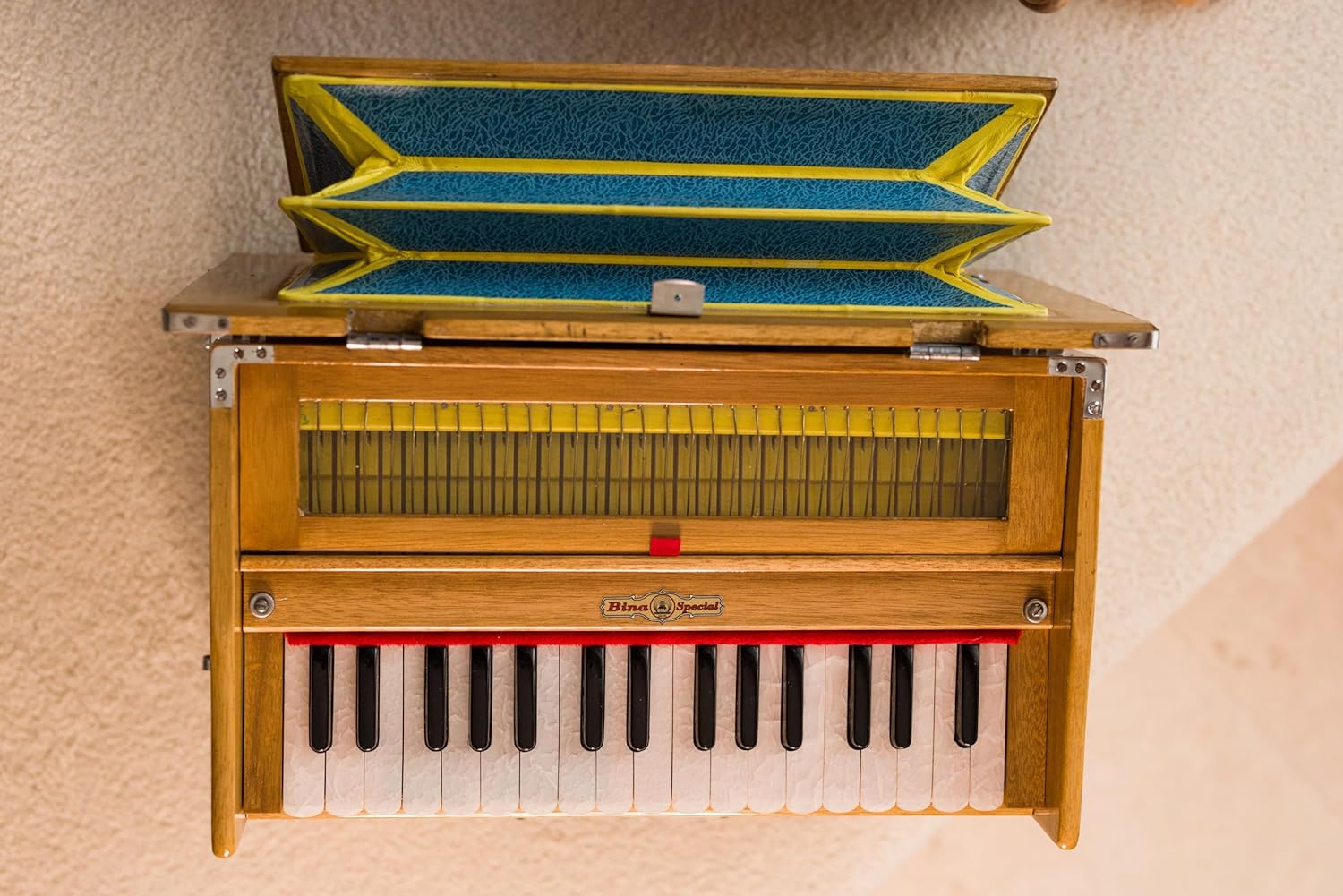 Bina No. 23B Deluxe Harmonium, 2.5 Octave, Folding